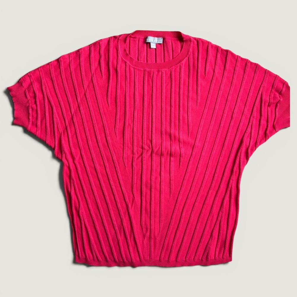 NWOT M @evolution by E.Y.I.S. Bright Red / Pink Ribbed Knit Short Sleeve Sweater